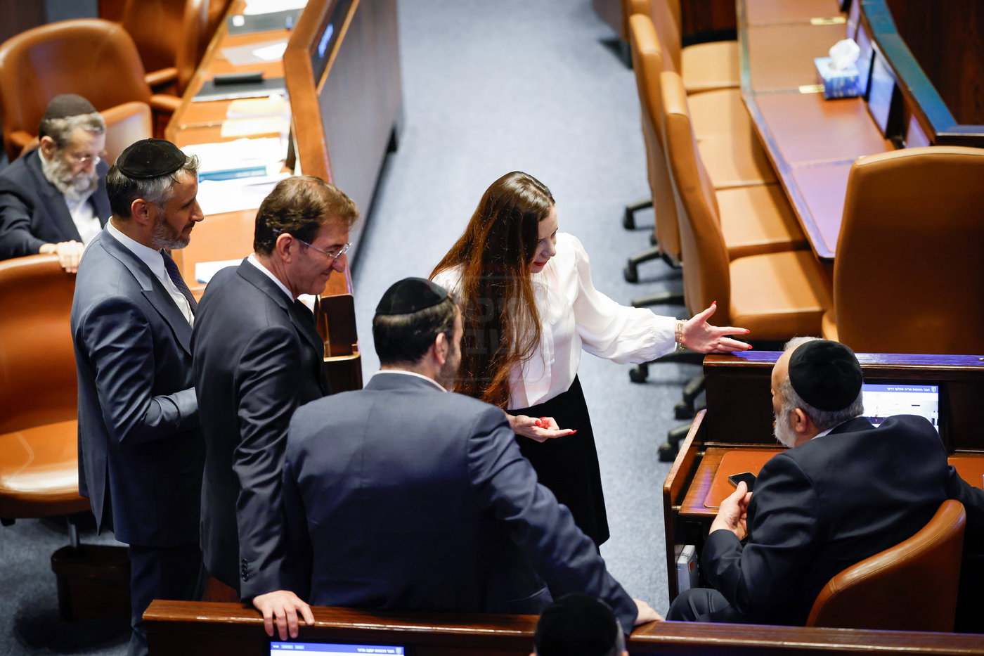 שדים בשמות שחקני הכדורגל | 'זופניק בכיכר' עם כל התמונות, הנייעס והחשיפות של השבוע