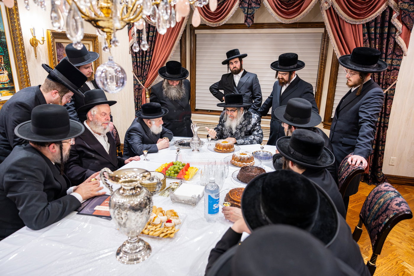 האדמו"ר מסאטמר בלחיים בבית ר' חיים מרדכי אינזליכט