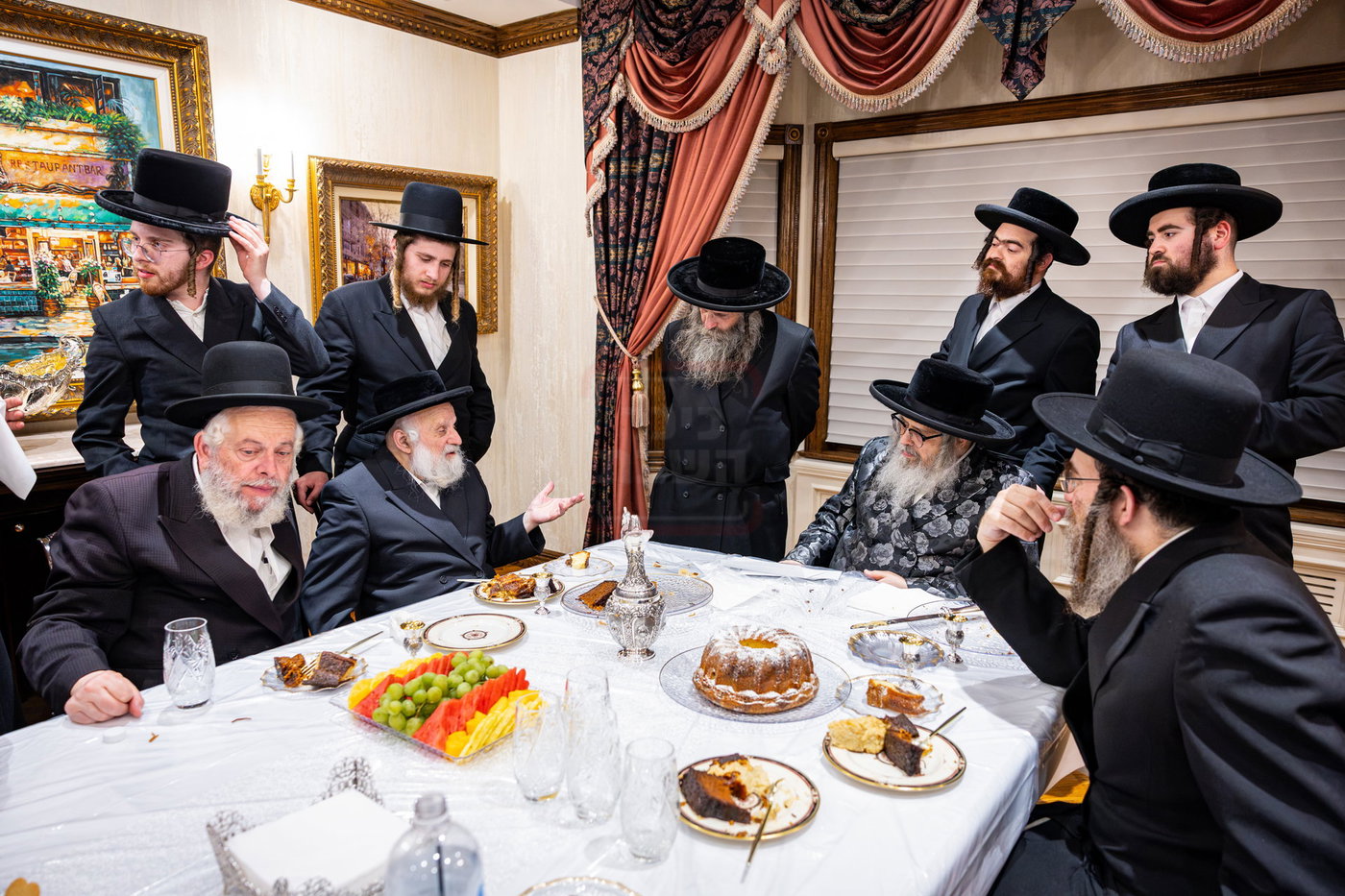 האדמו"ר מסאטמר בלחיים בבית ר' חיים מרדכי אינזליכט