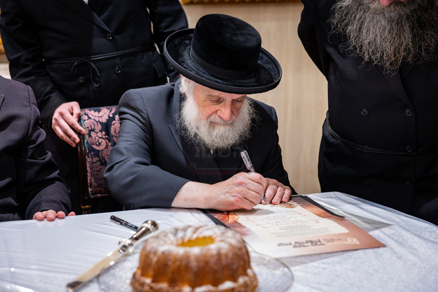האדמו"ר מסאטמר בלחיים בבית ר' חיים מרדכי אינזליכט