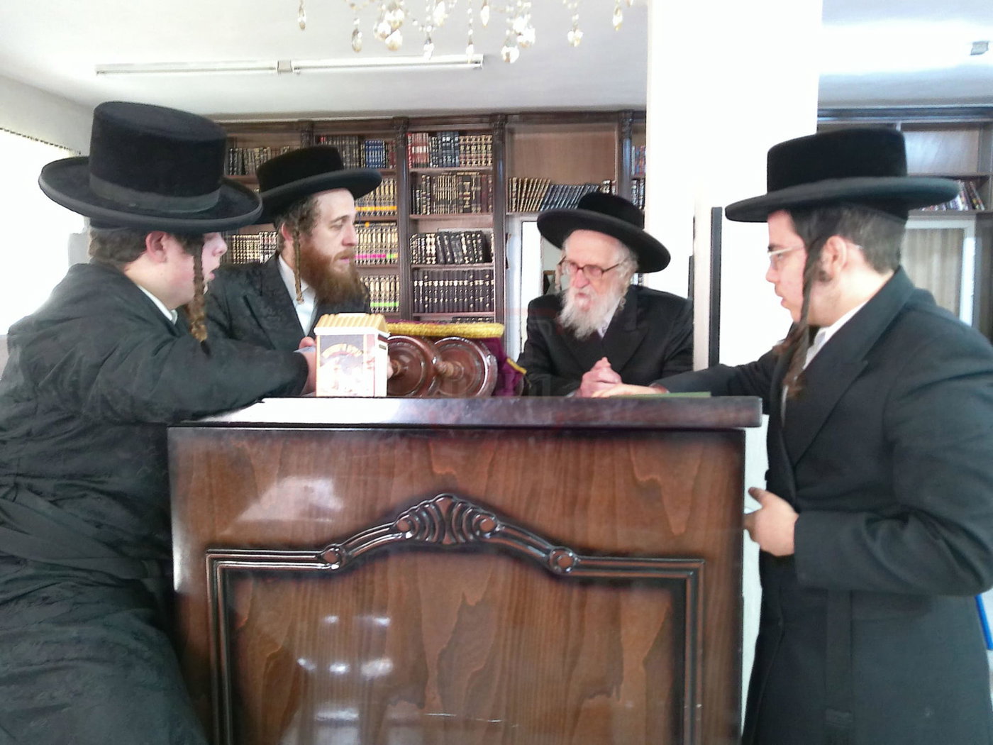 תשעה באב בזלאטשוב