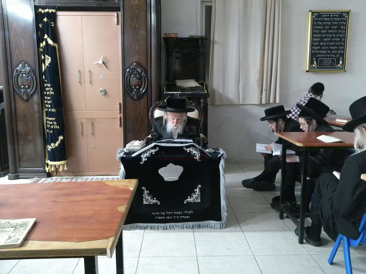 תשעה באב בזלאטשוב