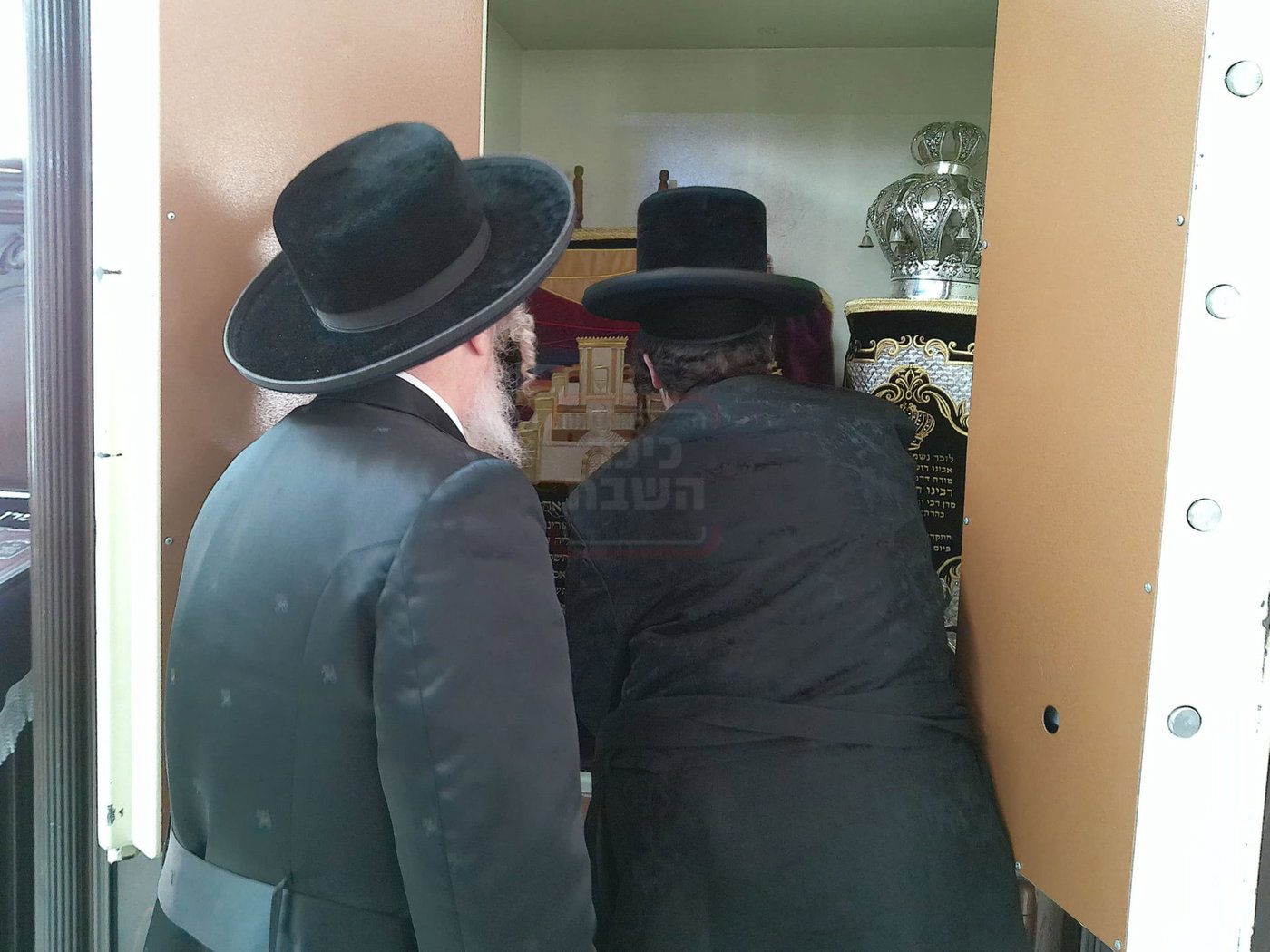 תשעה באב בזלאטשוב