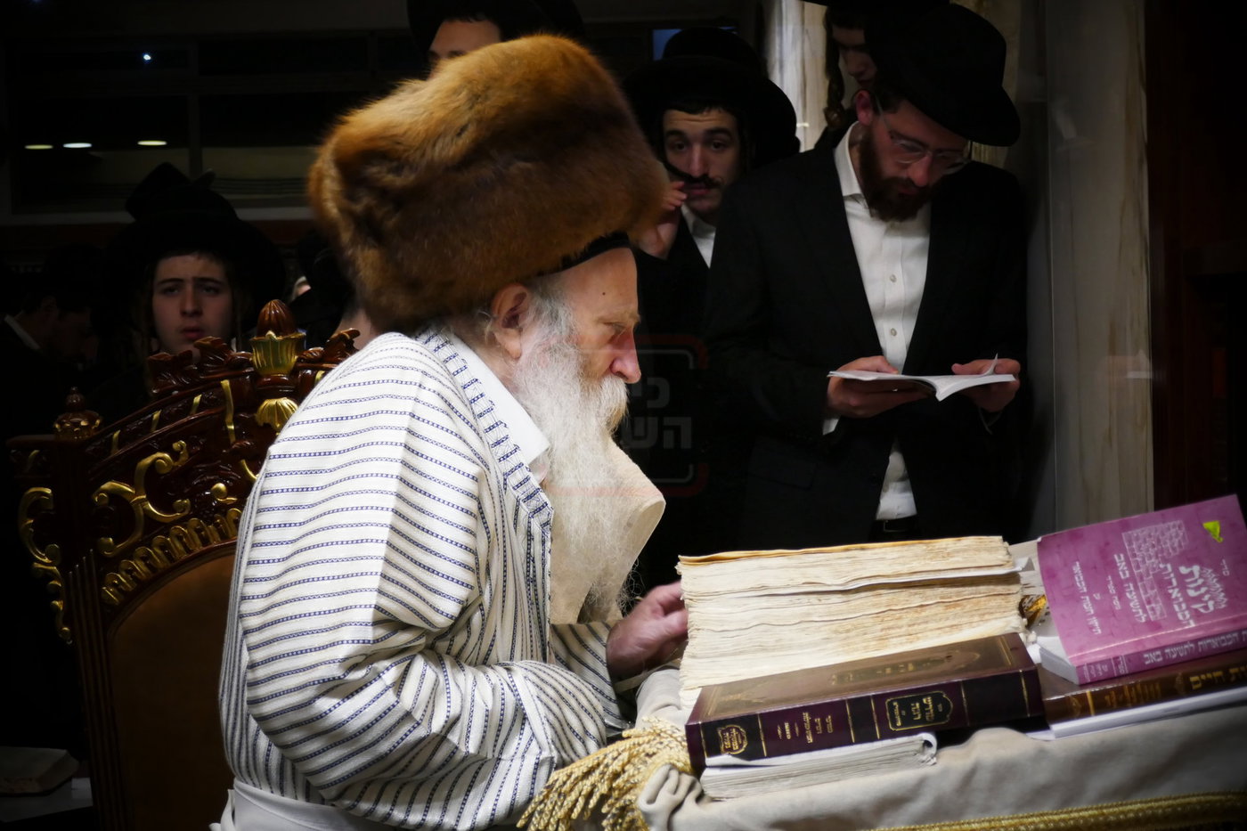 ליל תשעה באב אצל האדמו"ר מתורת חכם 