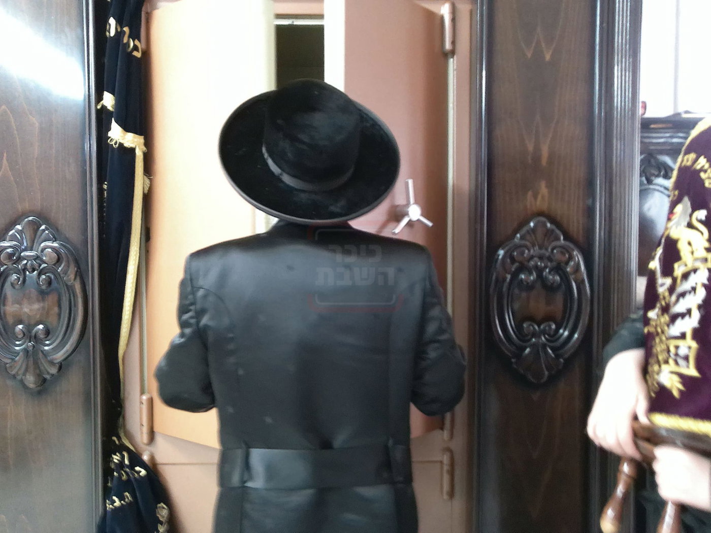 תשעה באב בזלאטשוב
