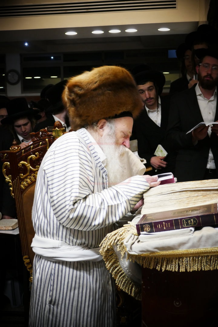 ליל תשעה באב אצל האדמו"ר מתורת חכם 