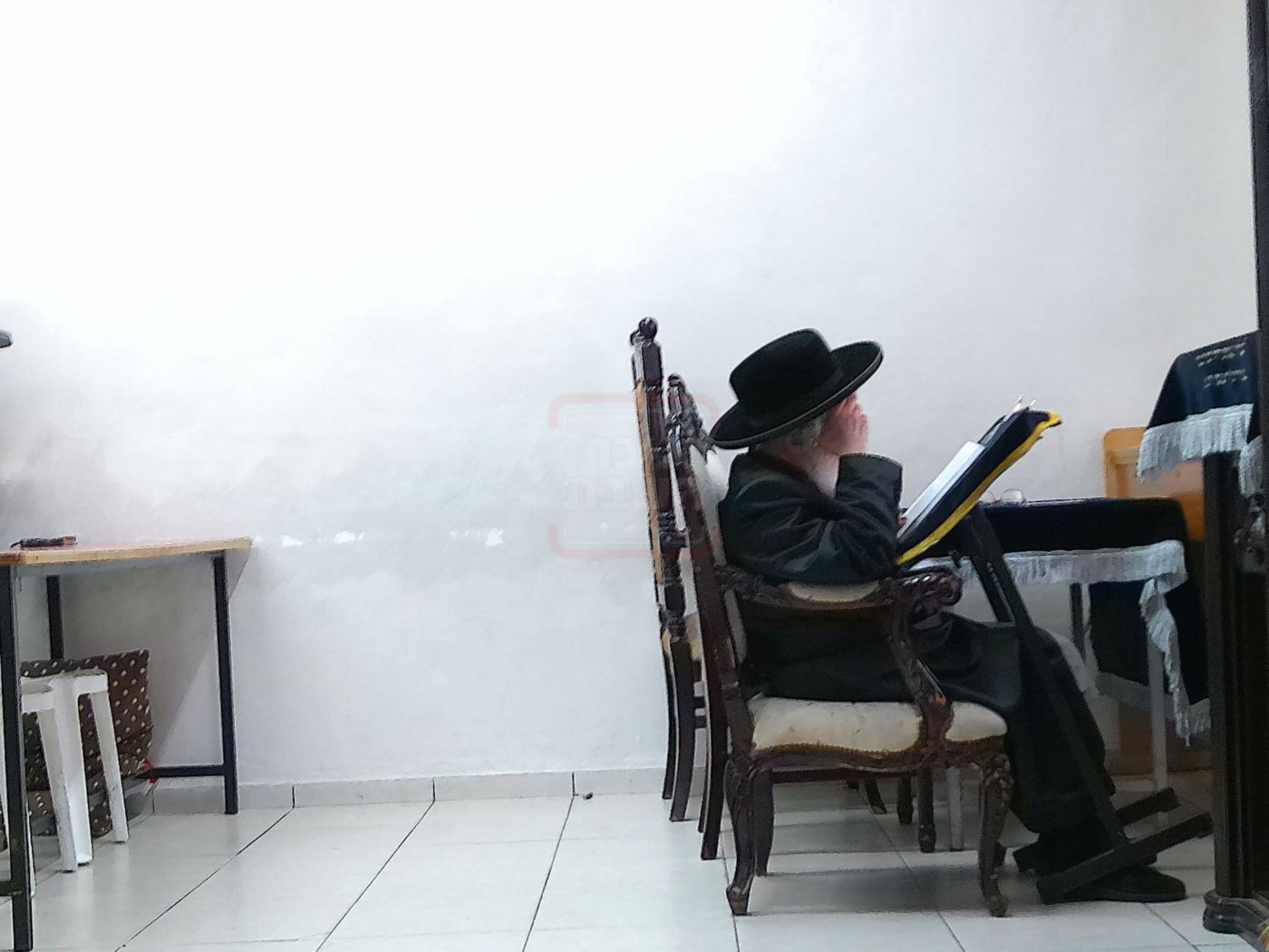 תשעה באב בזלאטשוב