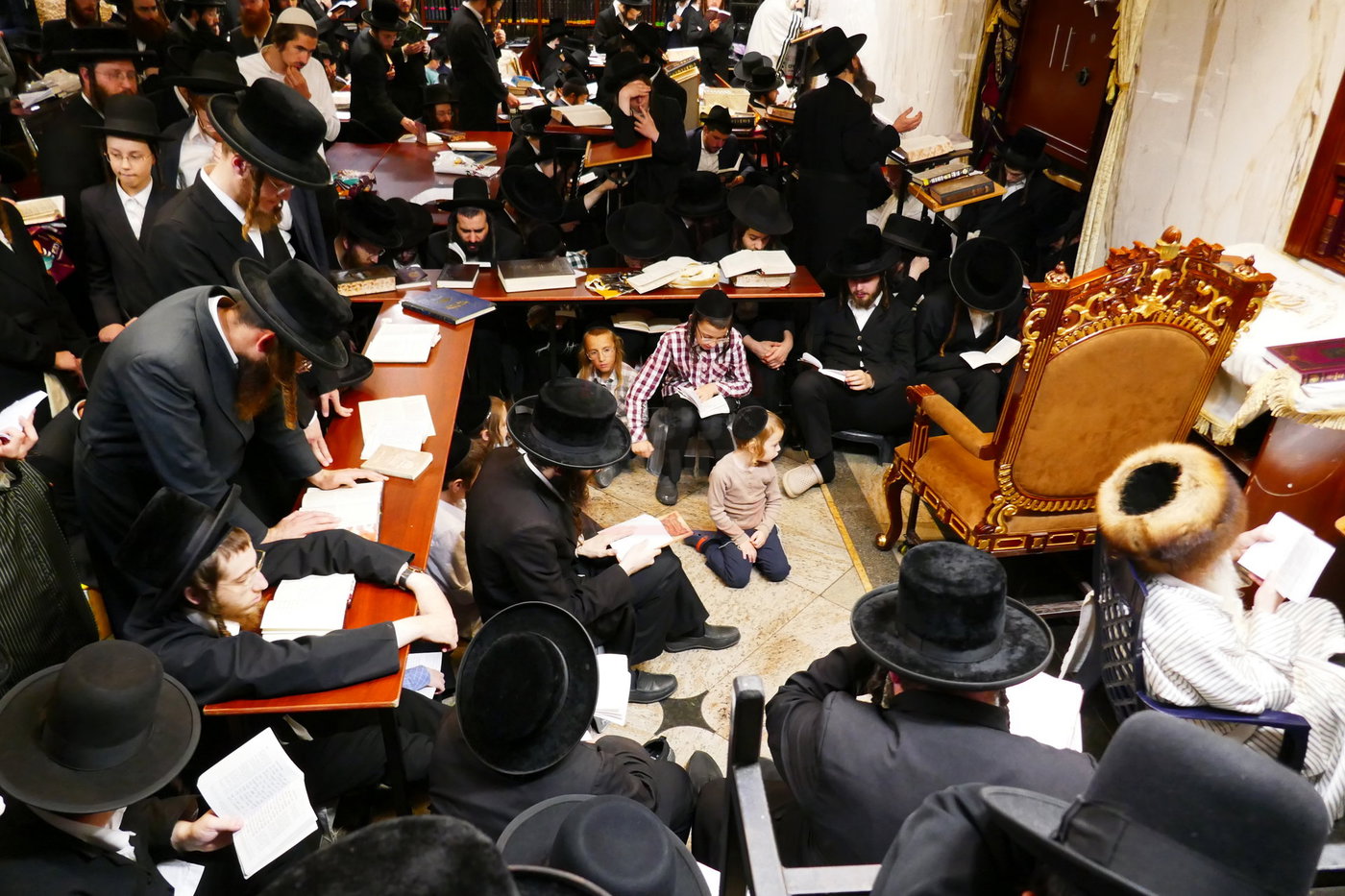 ליל תשעה באב אצל האדמו"ר מתורת חכם 