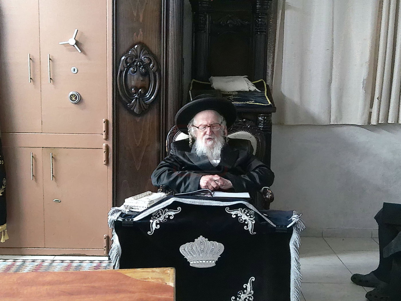תשעה באב בזלאטשוב