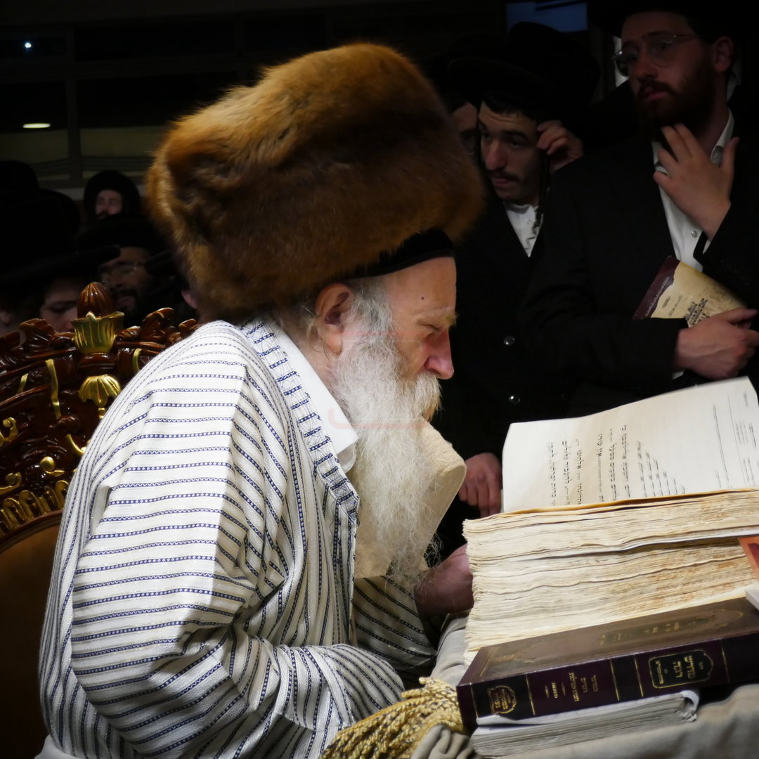 ליל תשעה באב אצל האדמו"ר מתורת חכם 