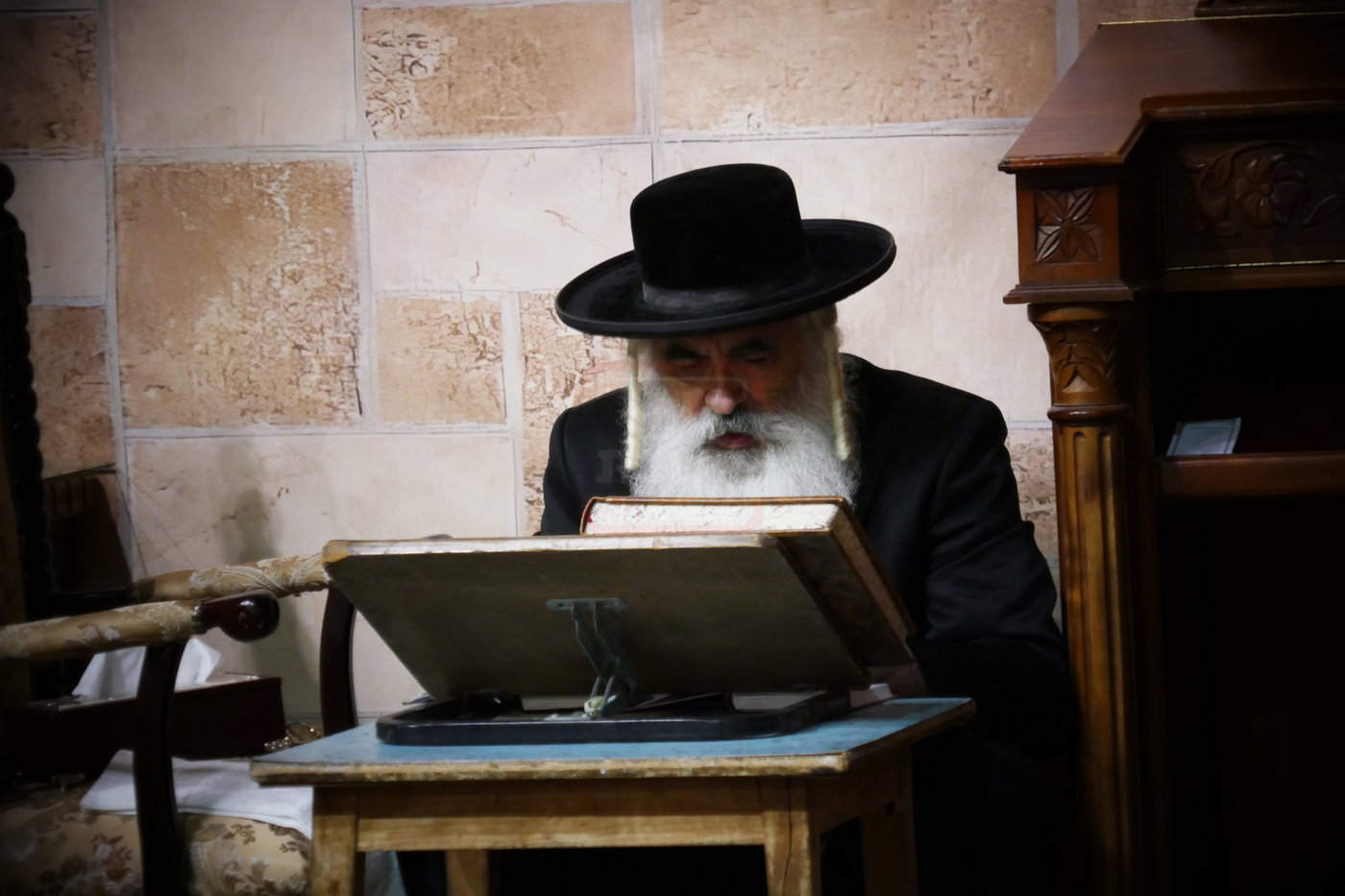 תשעה באב אצל האדמו"ר מדושינסקיא
