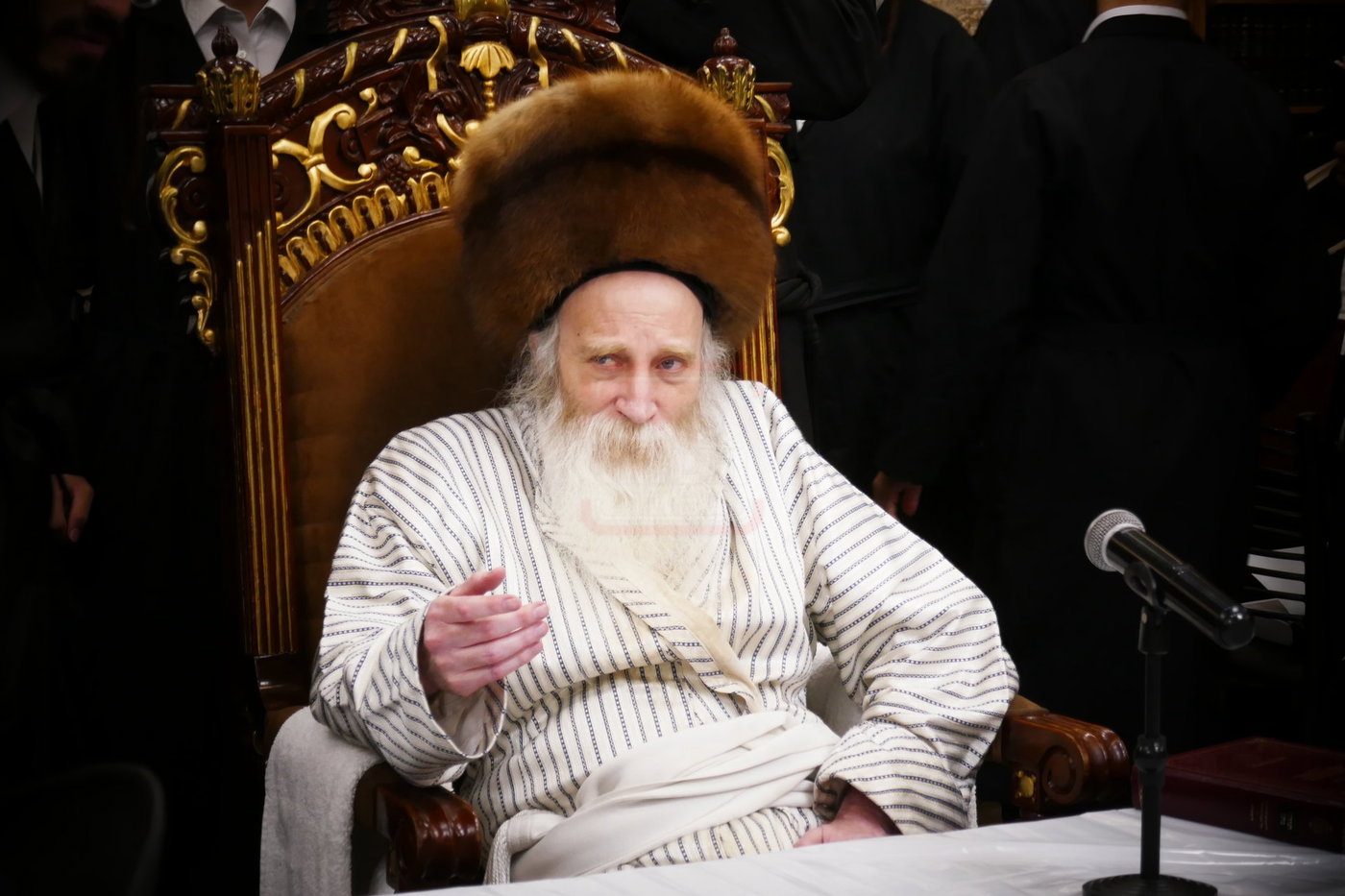 מוצאי תשעה באב אצל האדמו"ר מתורת חכם