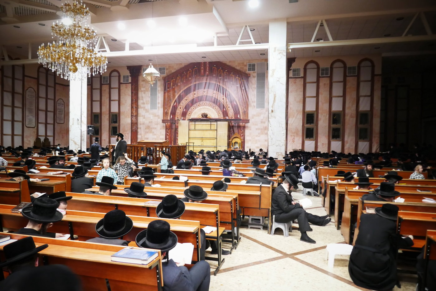 תשעה באב אצל האדמו"ר מדושינסקיא