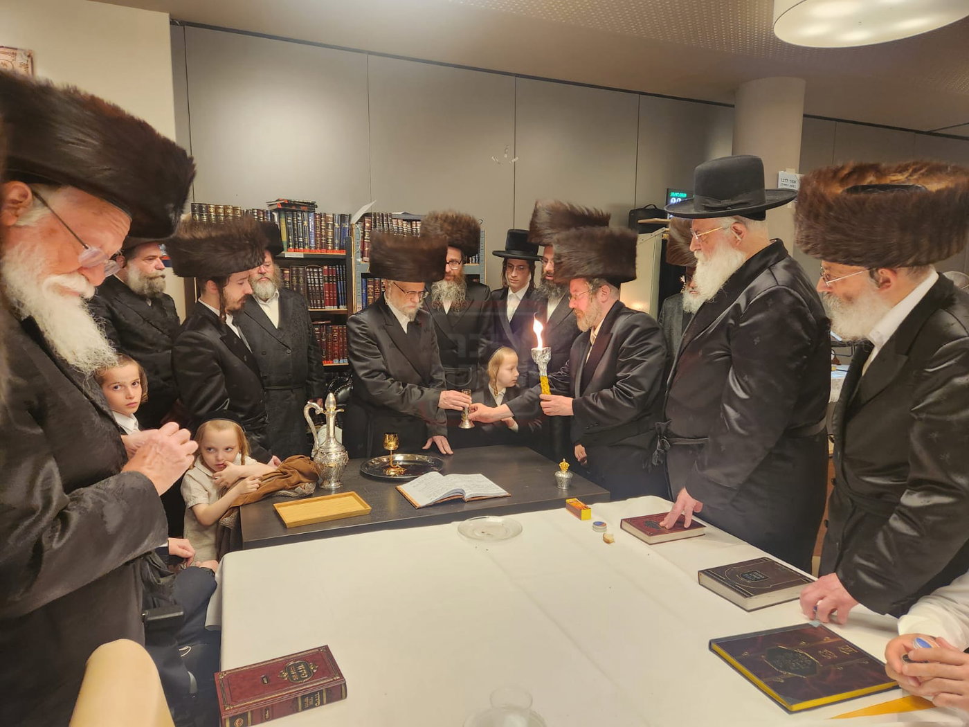 האדמו"ר מסערט ויז'ניץ בהבדלה באוסטריה