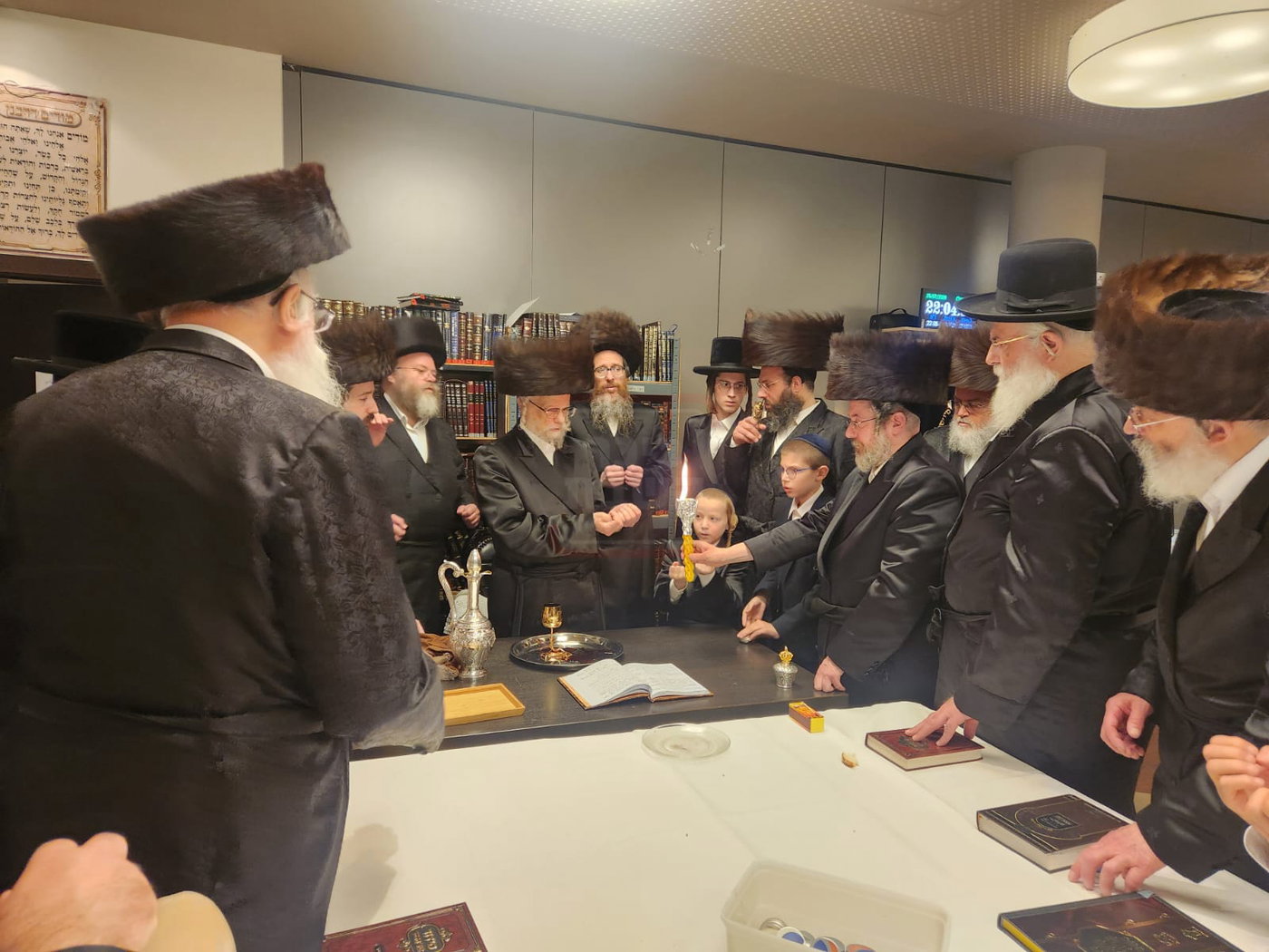 האדמו"ר מסערט ויז'ניץ בהבדלה באוסטריה