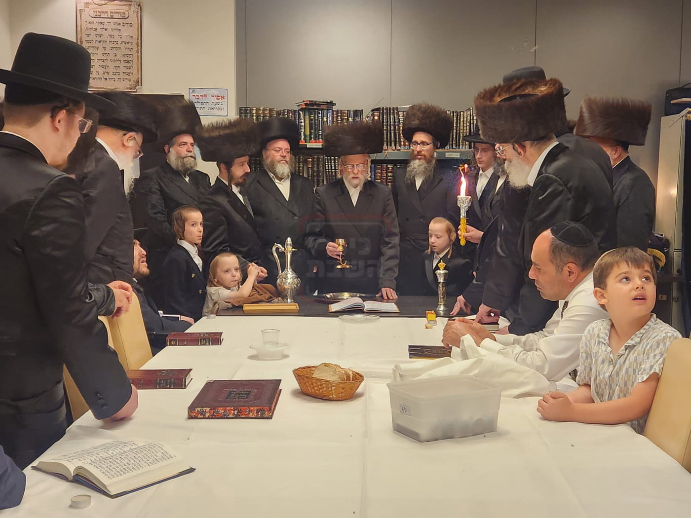 האדמו"ר מסערט ויז'ניץ בהבדלה באוסטריה