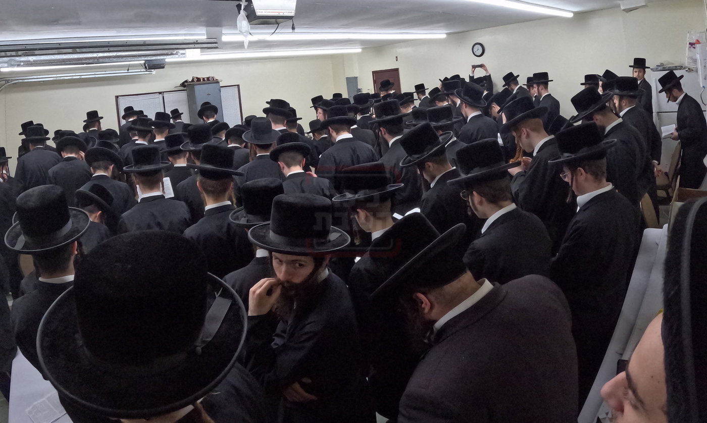 תשעה באב בחצה"ק צאנז קלויזנבורג
