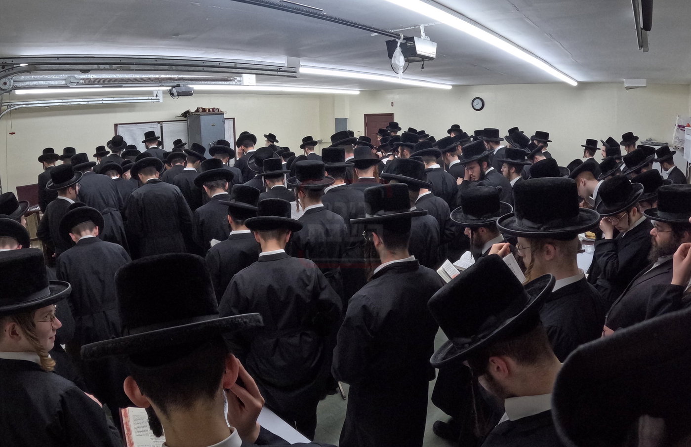 תשעה באב בחצה"ק צאנז קלויזנבורג