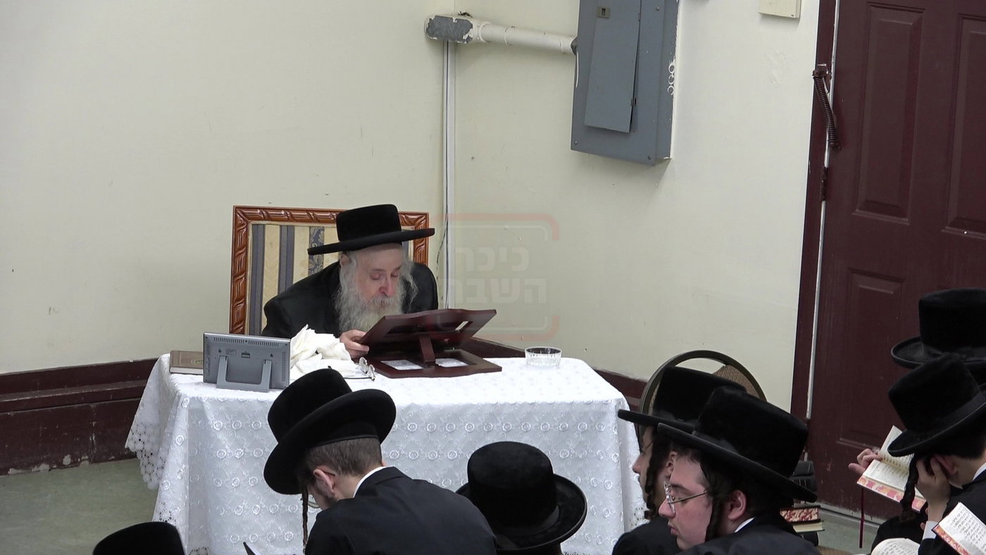 תשעה באב בחצה"ק צאנז קלויזנבורג