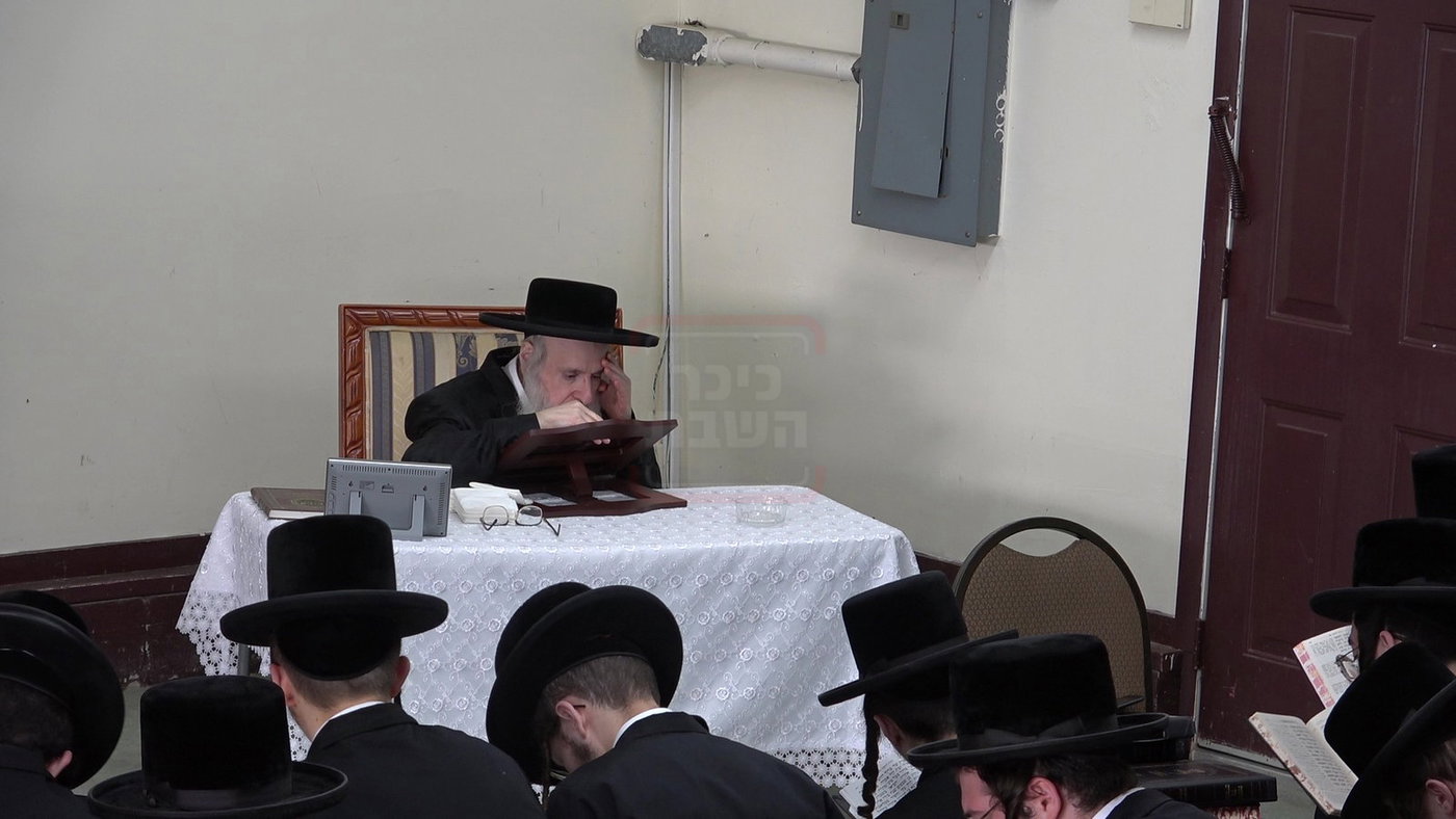 תשעה באב בחצה"ק צאנז קלויזנבורג