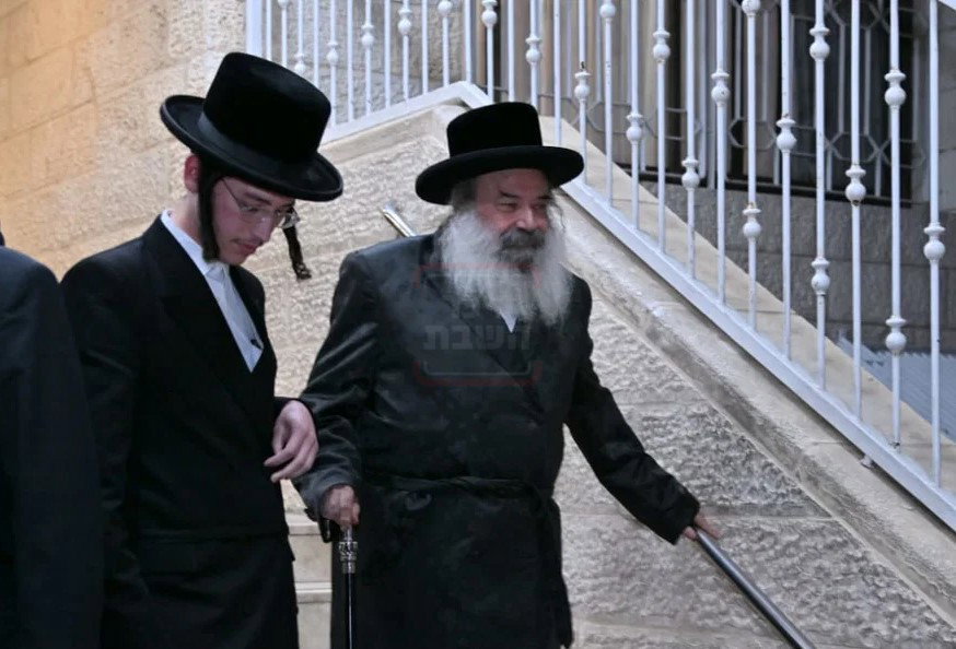 האדמו"ר מזידטשוב עם נכדו שמעלקא פינטר