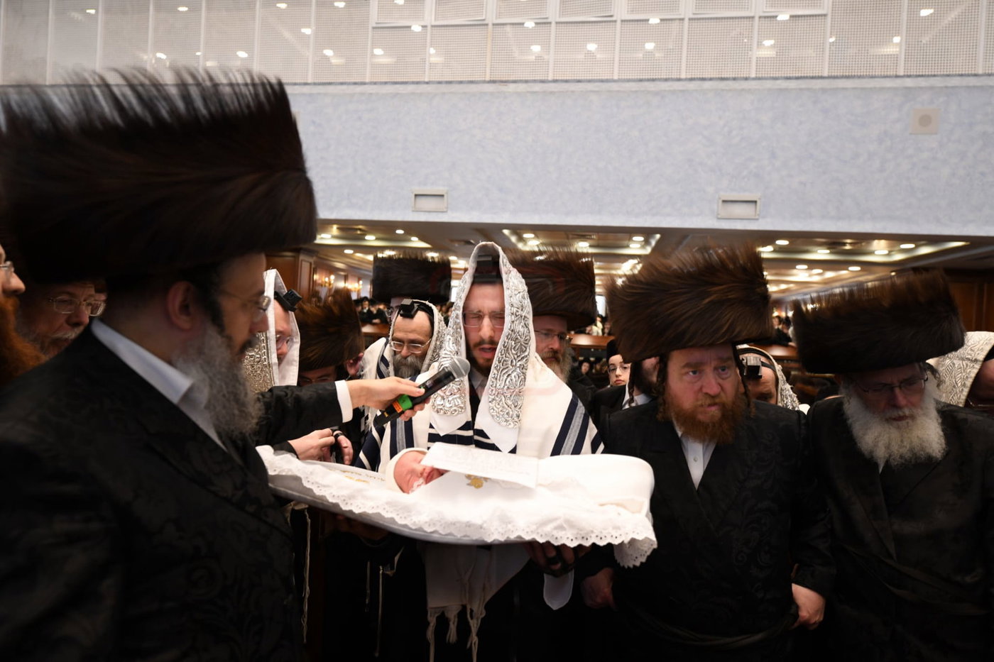 שמחת הברית בחצה"ק בעלזא