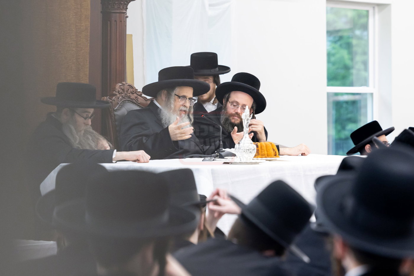 האדמו"ר מסאטמר בביקור במחנה ישבה קטנה בארא פארק