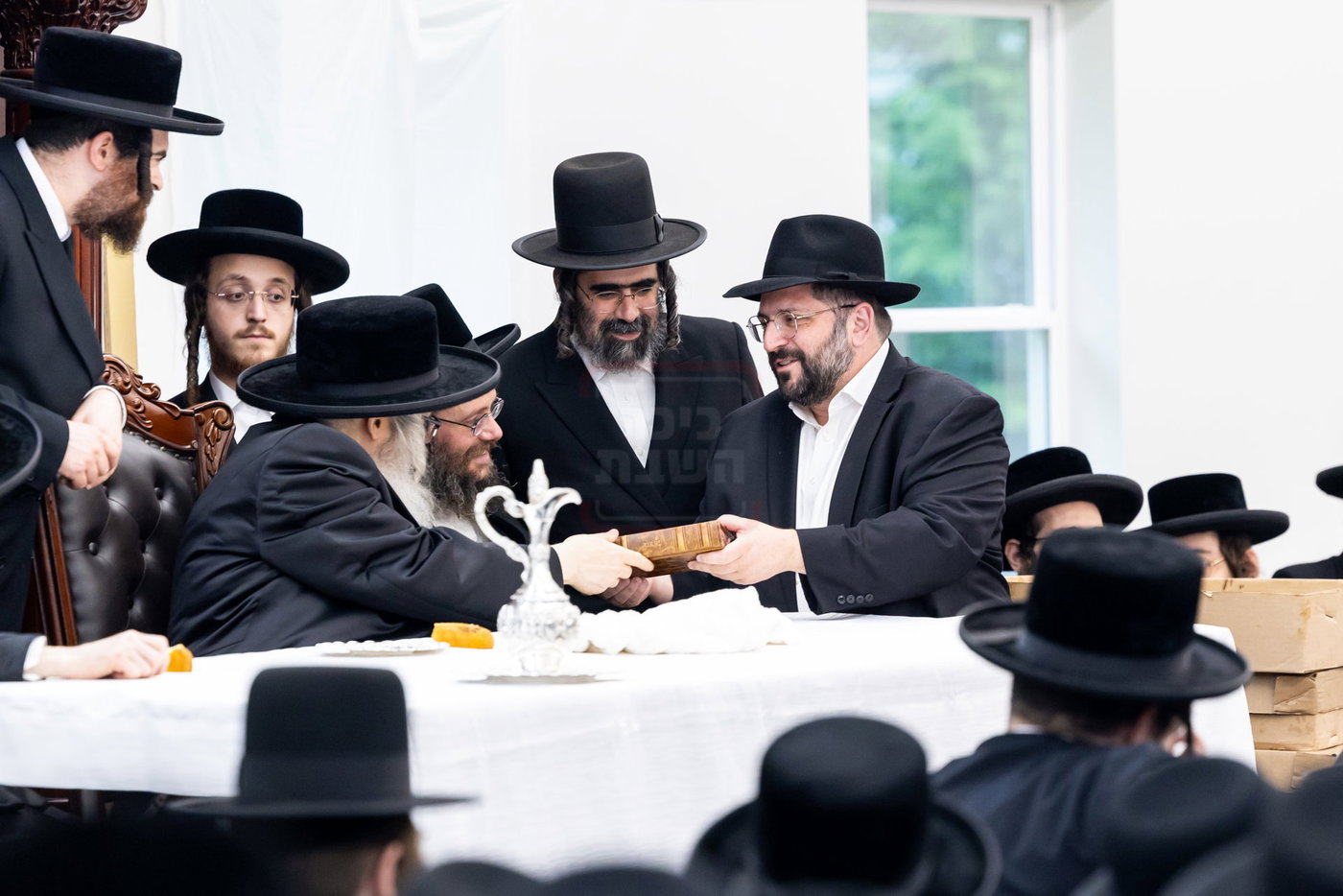 האדמו"ר מסאטמר בביקור במחנה ישבה קטנה בארא פארק