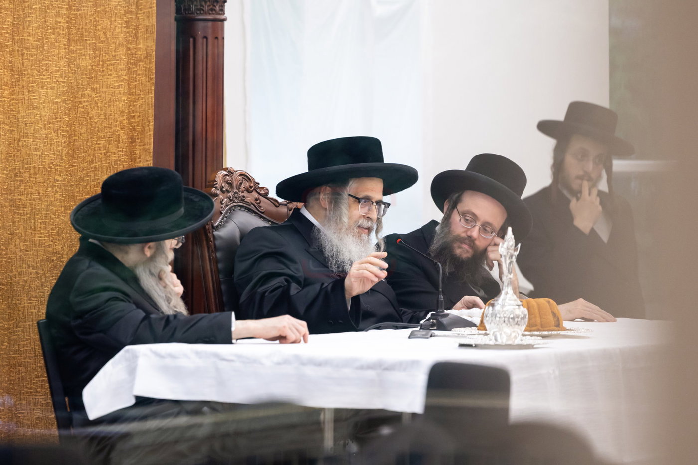 האדמו"ר מסאטמר בביקור במחנה ישבה קטנה בארא פארק