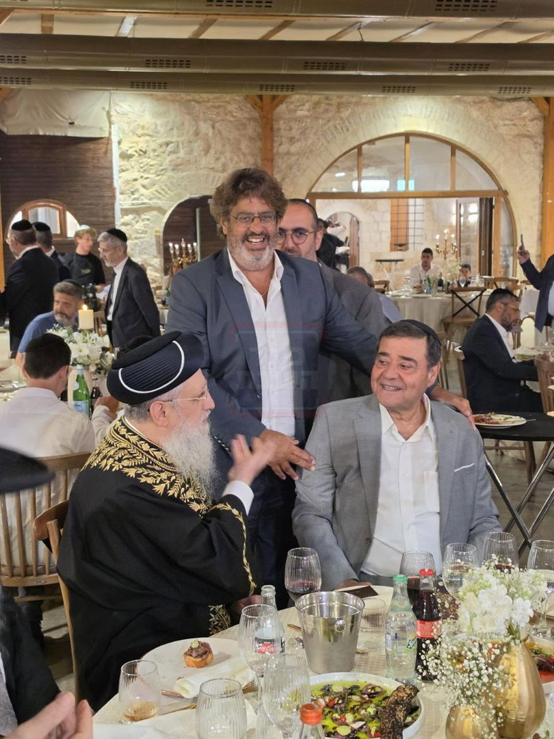 קרב הפייטנים בגלל 'אום כולת'ום' | 'זופניק בכיכר' עם כל התמונות, הנייעס והחשיפות של השבוע