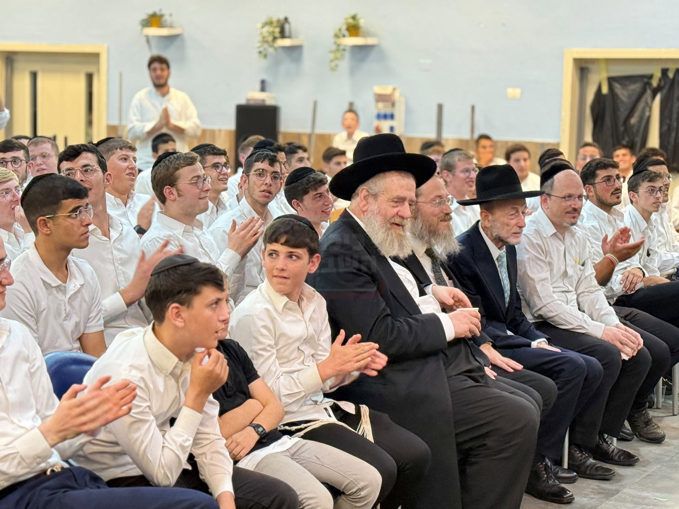 קרב הפייטנים בגלל 'אום כולת'ום' | 'זופניק בכיכר' עם כל התמונות, הנייעס והחשיפות של השבוע