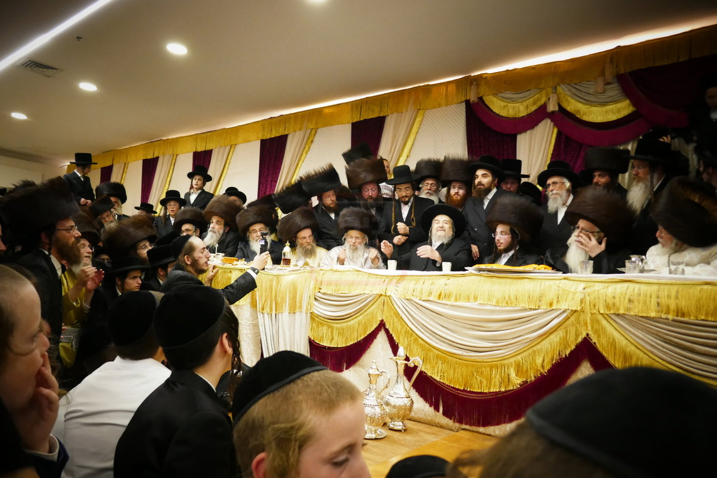 הגה"צ רבי יעקב מאיר שכטר בשמחת בית פינסק קרלין