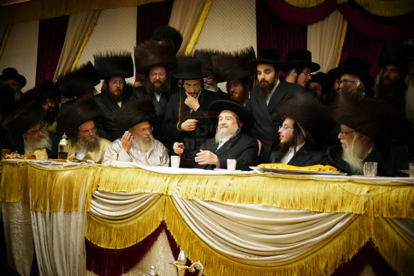 הגה"צ רבי יעקב מאיר שכטר בשמחת בית פינסק קרלין