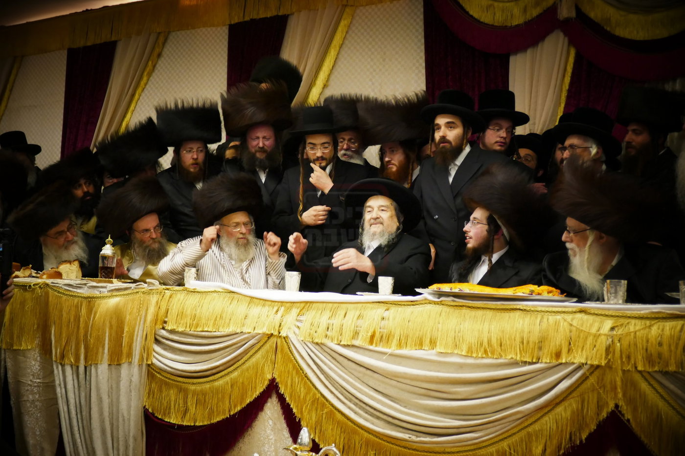 הגה"צ רבי יעקב מאיר שכטר בשמחת בית פינסק קרלין