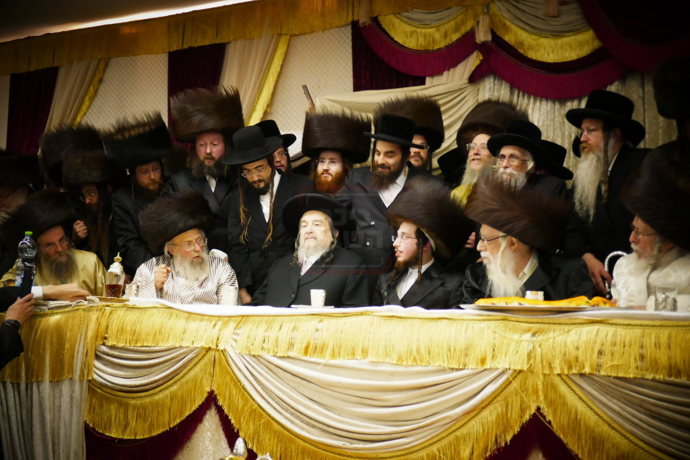 הגה"צ רבי יעקב מאיר שכטר בשמחת בית פינסק קרלין