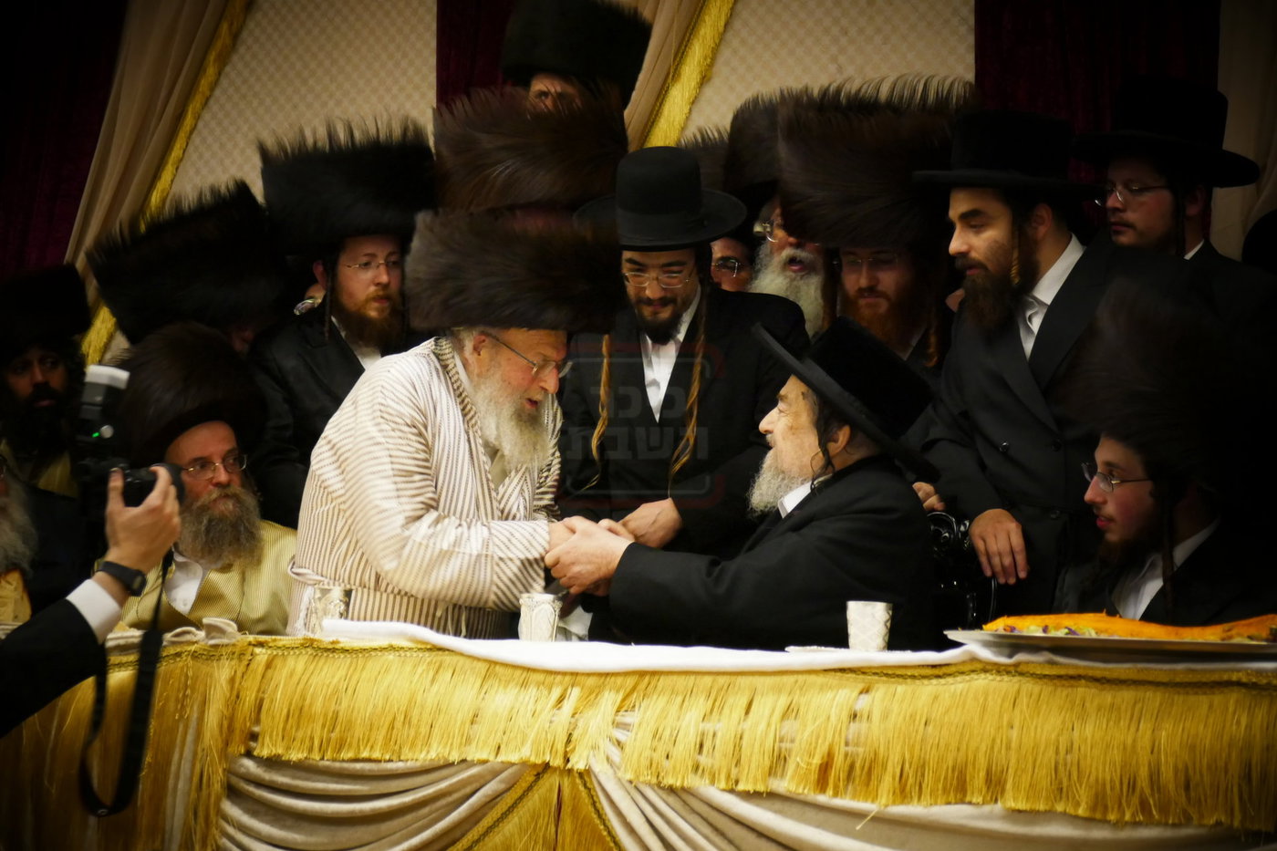 הגה"צ רבי יעקב מאיר שכטר בשמחת בית פינסק קרלין