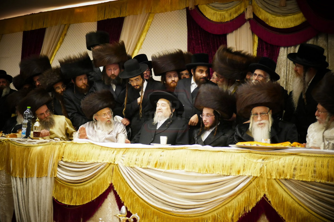 הגה"צ רבי יעקב מאיר שכטר בשמחת בית פינסק קרלין