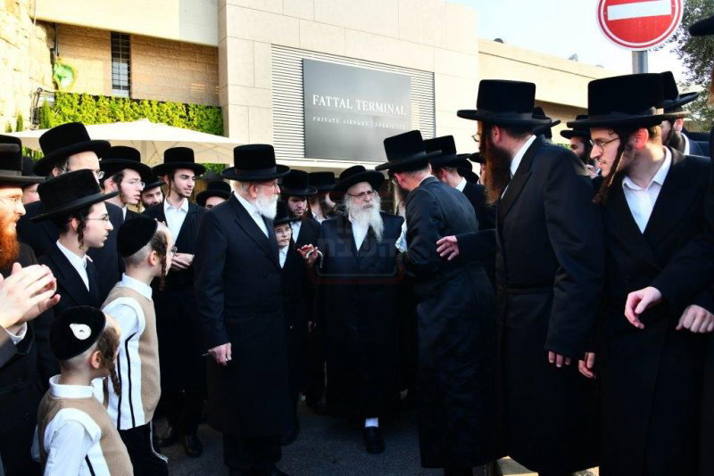 האדמו"ר מצאנז קלויזנבורג בהופעתו בארה"ק בביקור הקודש