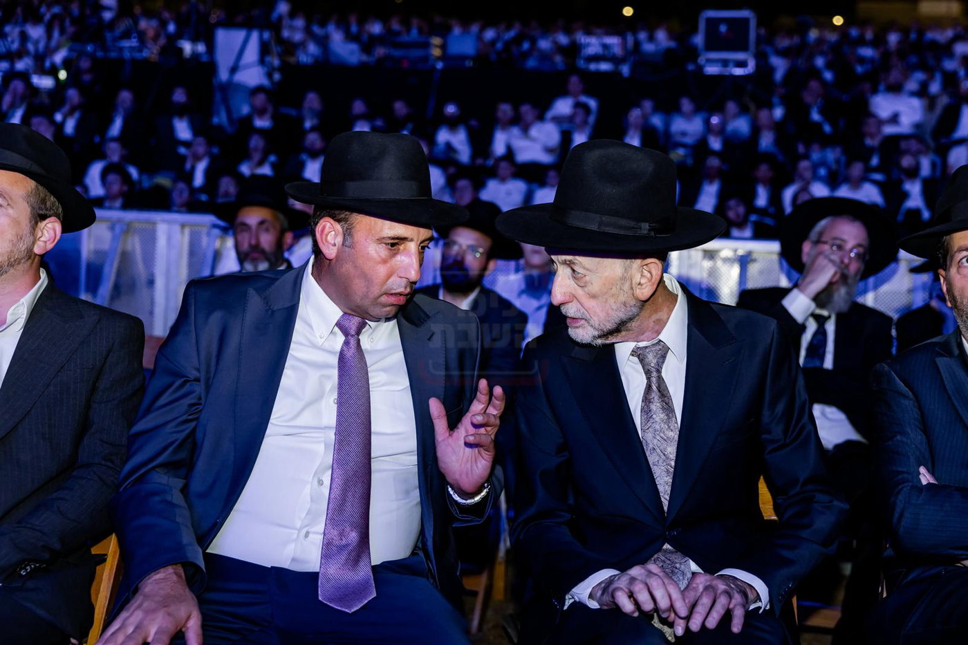 העיתונאי שנקלע לעימות אלים | 'זופניק בכיכר' עם כל התמונות, הנייעס והחשיפות של השבוע