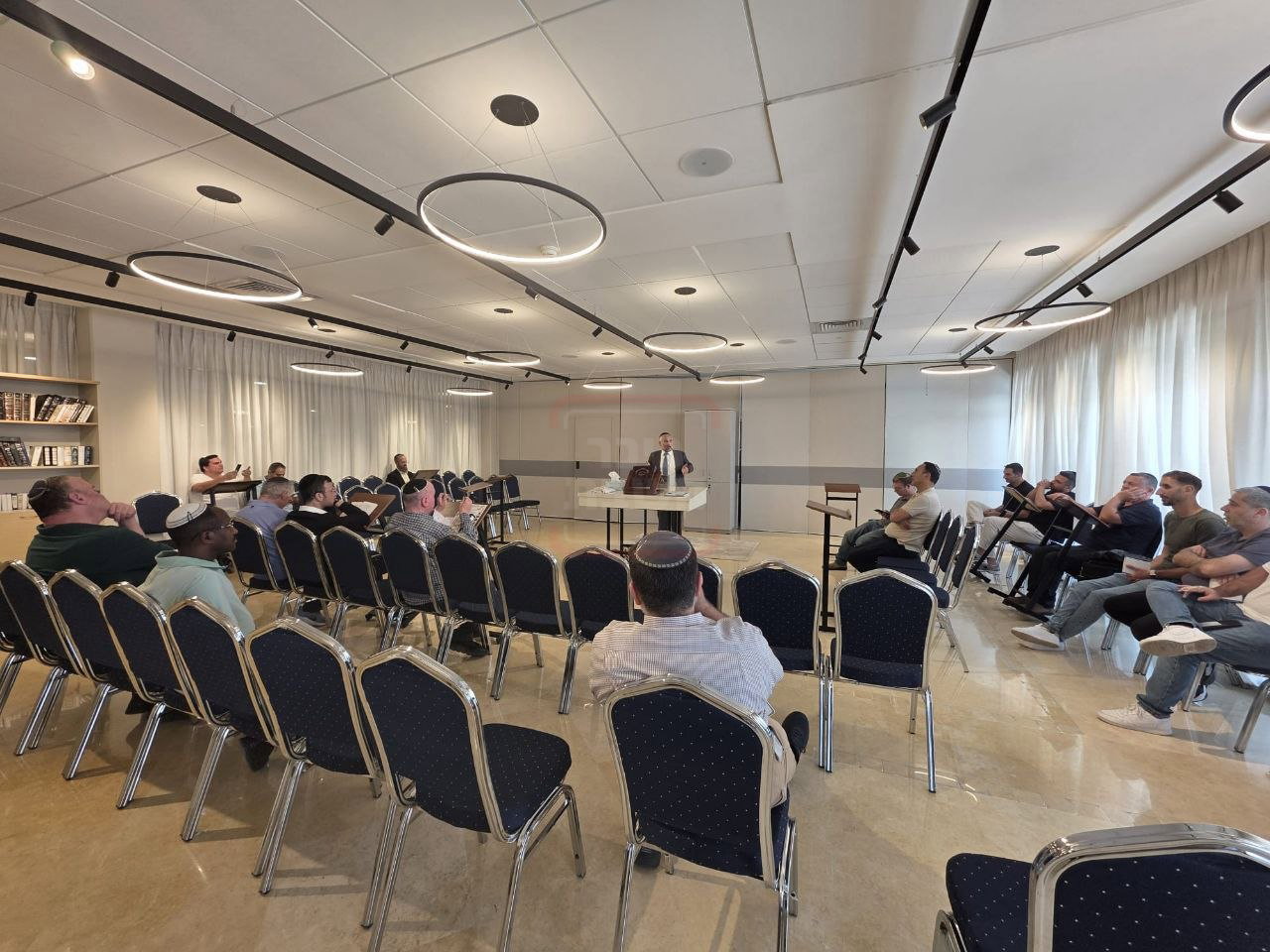 העיתונאי שנקלע לעימות אלים | 'זופניק בכיכר' עם כל התמונות, הנייעס והחשיפות של השבוע