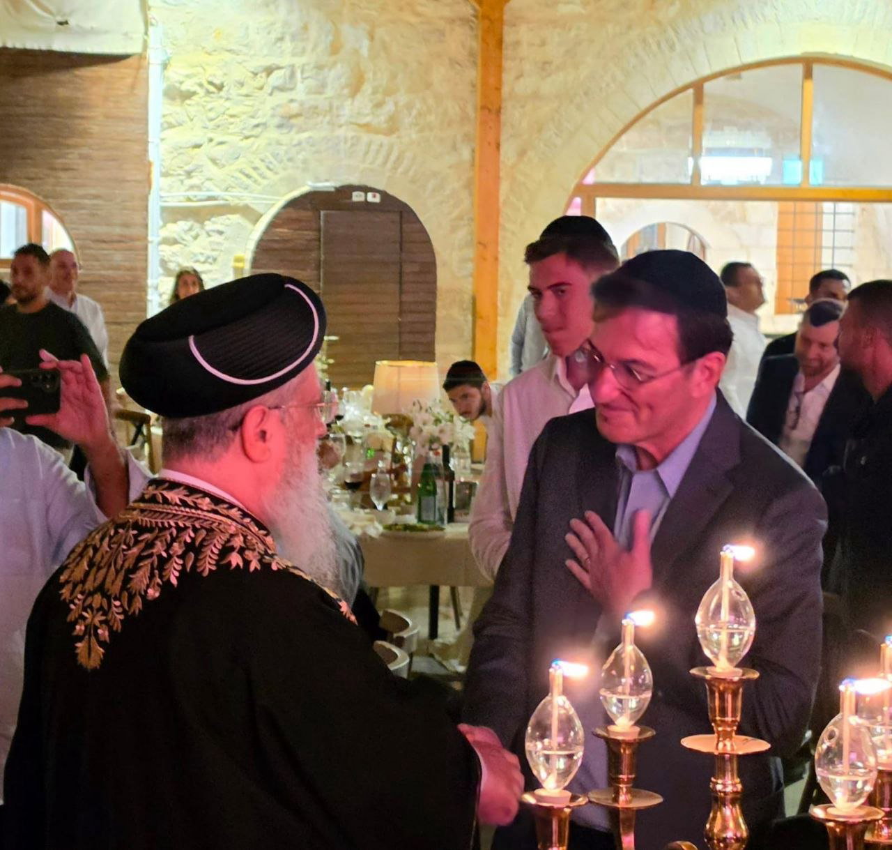 העיתונאי שנקלע לעימות אלים | 'זופניק בכיכר' עם כל התמונות, הנייעס והחשיפות של השבוע
