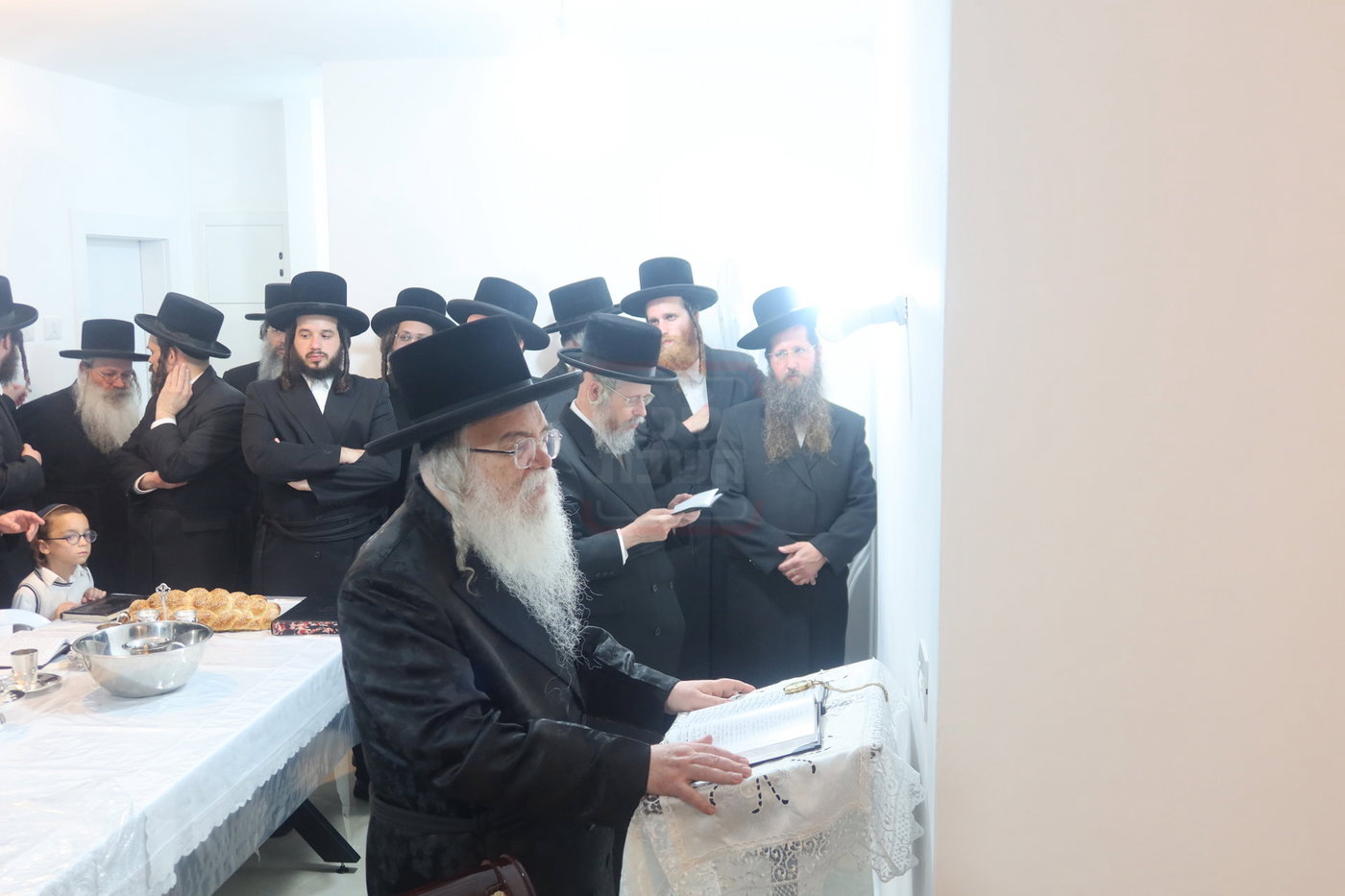 האדמו"ר מדארג בסעודת ר"ח בעמנואל