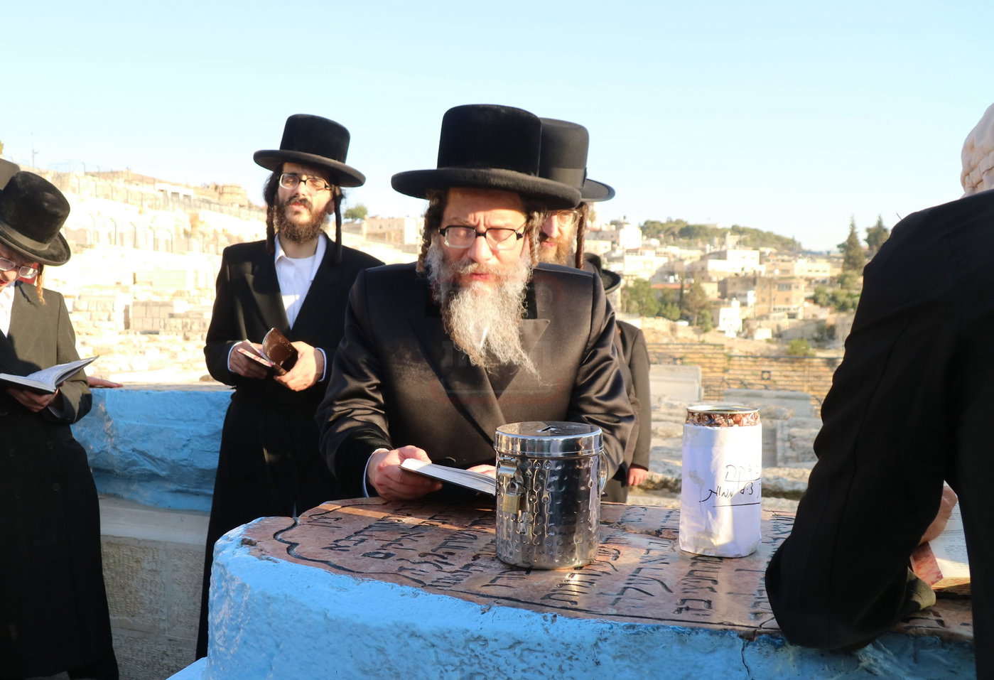 האדמו"ר מסקולען לייקווד בביקור בארה"ק