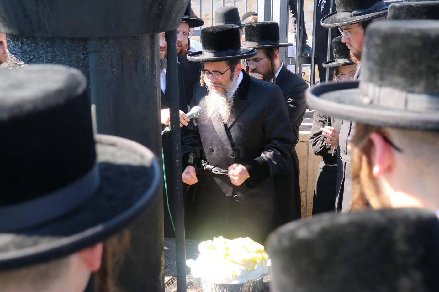 האדמו"ר מסקולען לייקווד בביקור בארה"ק