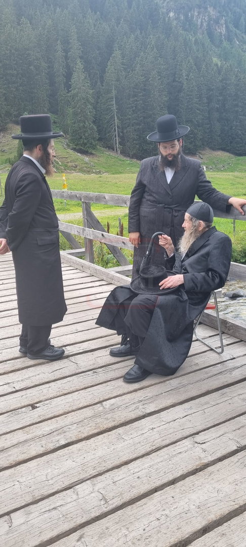 האדמו"ר מלעלוב ניקלשבורג בשווייץ