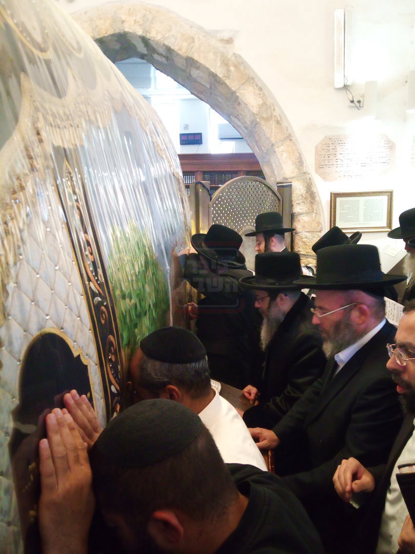 האדמו"ר מסקולען לייקווד בביקור בארה"ק