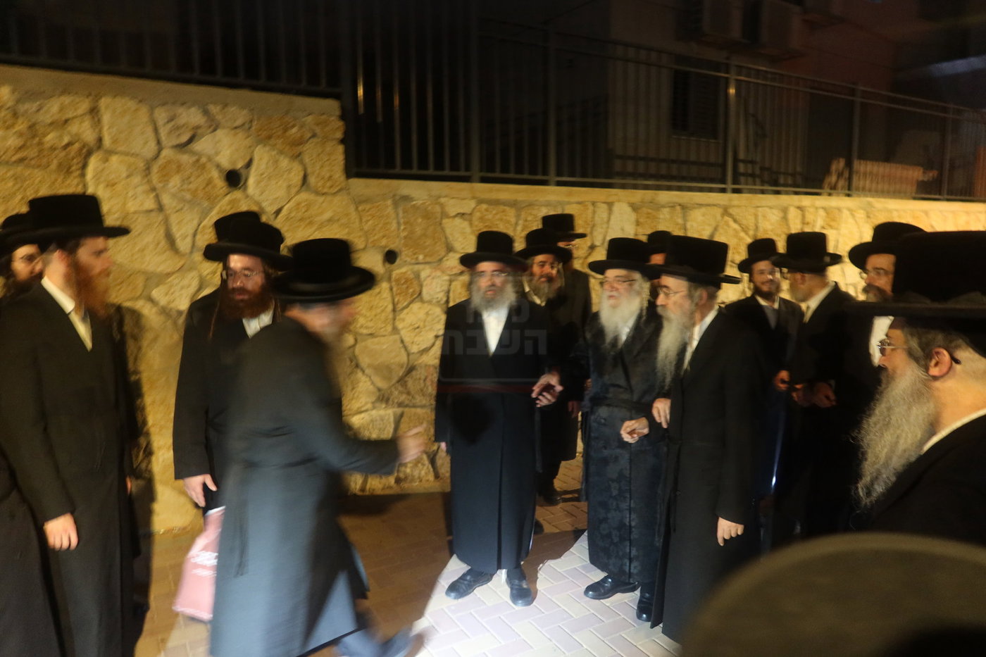 האדמו"ר מדארג בסעודת ר"ח בעמנואל