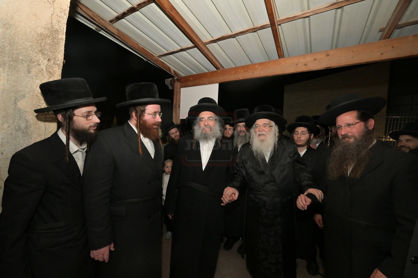האדמו"ר מדארג בסעודת ר"ח בעמנואל 