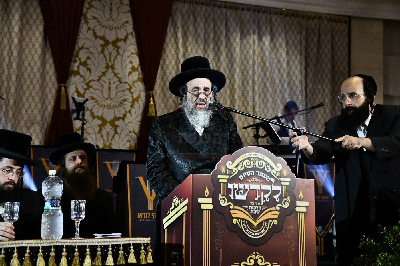 ראש העיר שהפך ל"שטינקר" | 'זופניק בכיכר' עם כל התמונות, הנייעס והחשיפות של השבוע