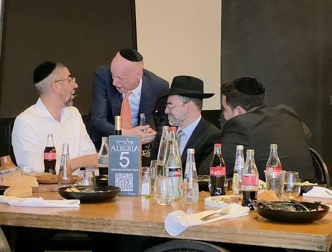 ראש העיר שהפך ל"שטינקר" | 'זופניק בכיכר' עם כל התמונות, הנייעס והחשיפות של השבוע